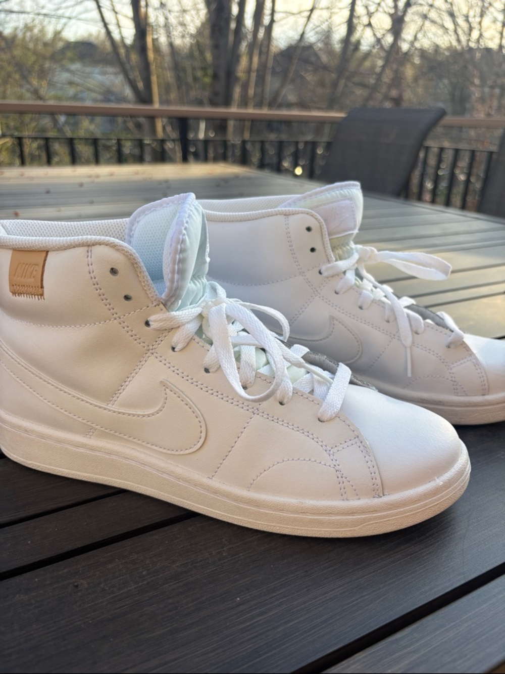 NEW! WOMEN'S NIKE COURT ROYALE 2 MID SNEAKERS - Size 10